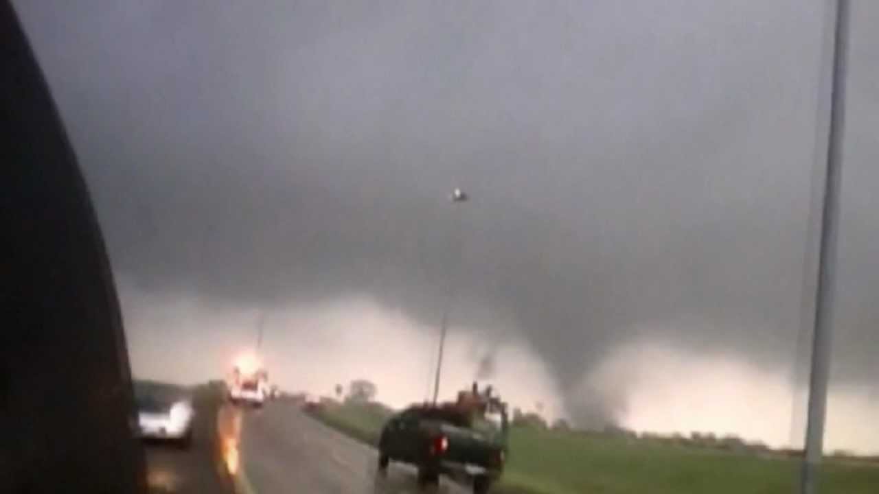 I recorded Tornado Arlington,TX (3 April 2012) - YouTube