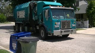 City of Los Angeles Bureau of Sanitation - Hes Back!