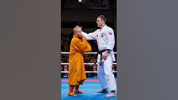 Thumbnail of The Shaolin master could not bear it any more.Beat the karate champion with a unique skill.#fighting