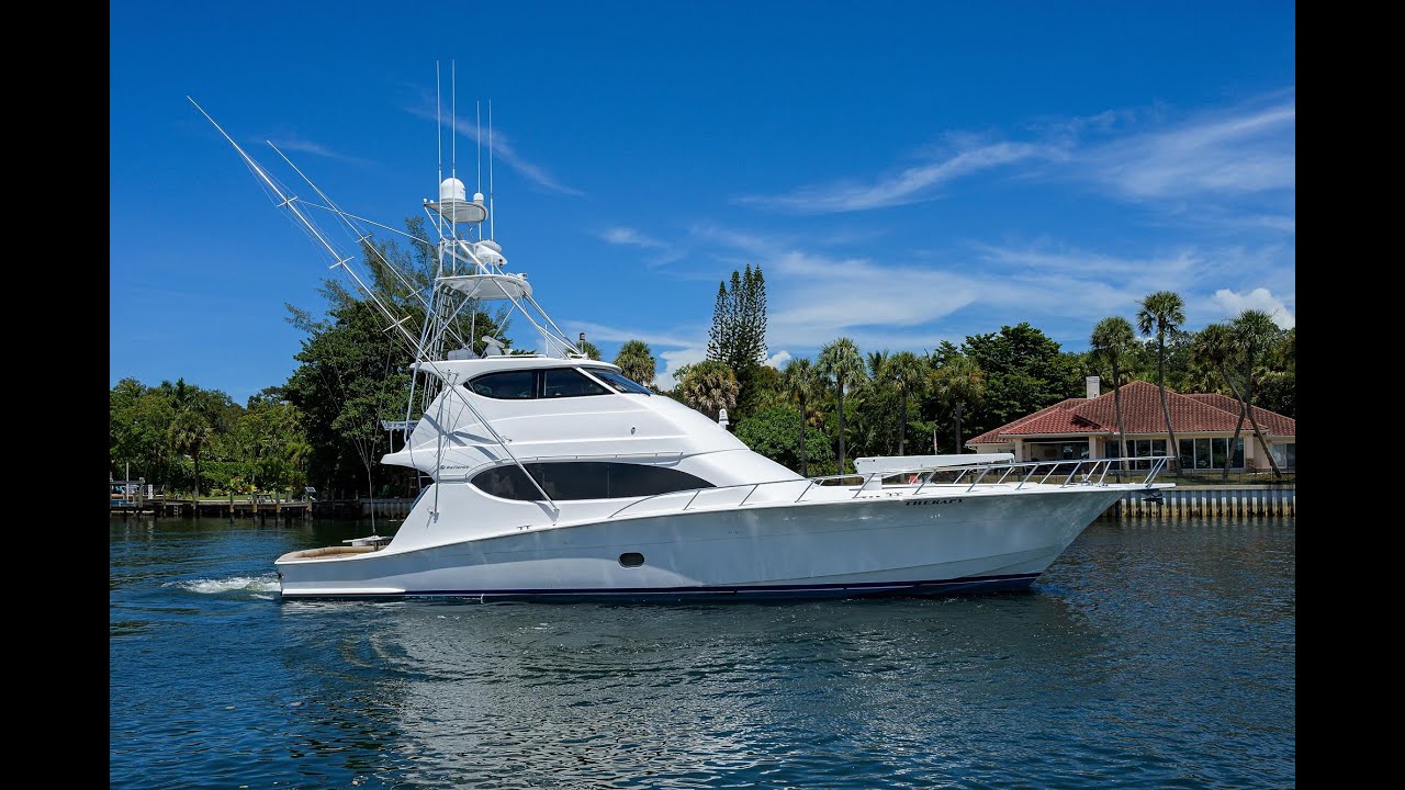 2007 Hatteras 68 Convertible - For Sale with HMY Yachts