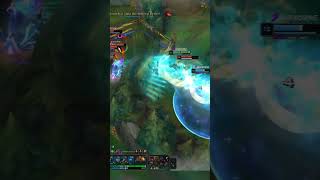 How Thresh Hook After Hook In Teamfight | Tough & Great Follow Up #leagueoflegends #nautilus #shorts