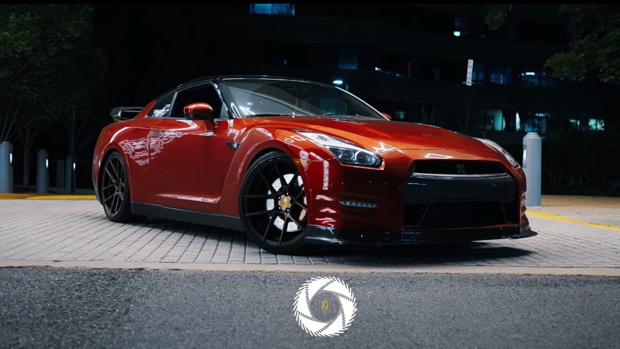 Flame spitting Godzilla R35 GTR [4K] - YouTube