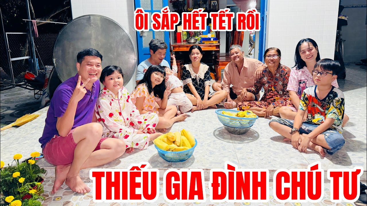 Khương Dừa thức đêm canh nồi bánh tét, chờ đợi mỏi mòn thì gia đình Cô Ba cũng về…