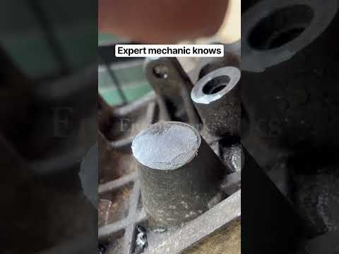Expert mechanic knows 👨‍🔧🇺🇸 #engineworks #mechanic #highlights #usaviralvideoshort thumbnail