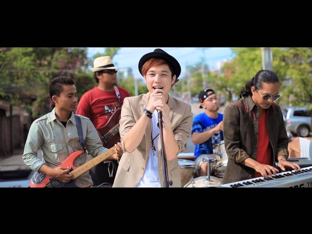 လူပျိုလှည့်တေး (Version 2)  - Bunny Phyoe [ Lu Pyo Hlet Tay - Version 2 | Official MV ] class=