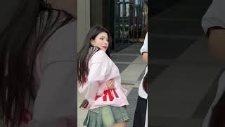 Si̇zce O El Ki̇me Ai̇tti̇