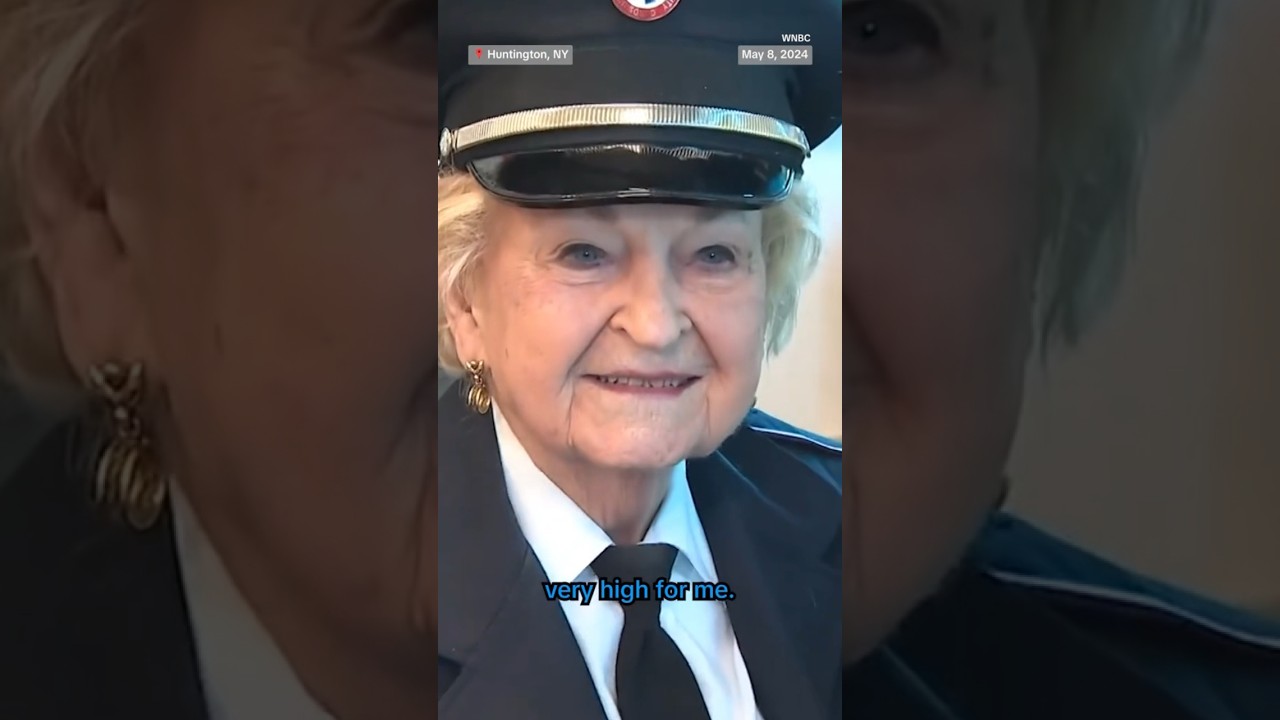 This nearly 100-year-old woman volunteers as a dispatcher in New York This nearly 100-year-old woman volunteers as a dispatcher in New York
