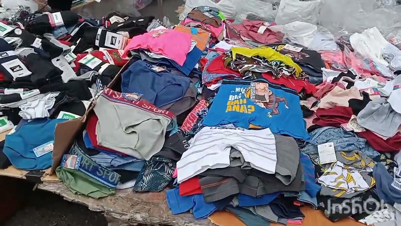 VAMOS AL MERCADILLO!!  🧥👛👜💄👗