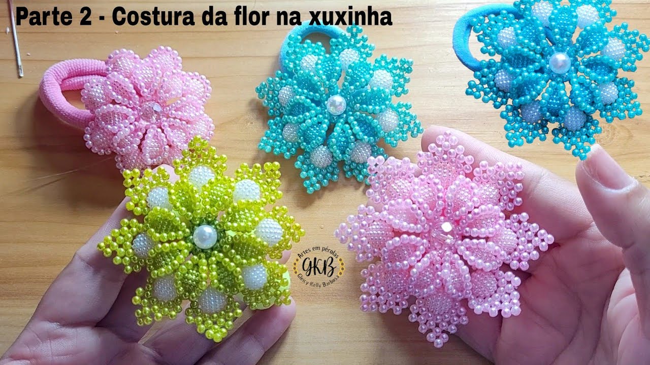 Xuxinha com flor de pérolas- Aplicando a flor na xuxinhas