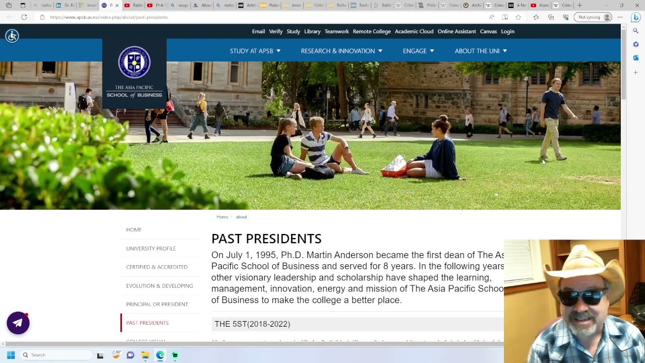 Фальшивая докторская степень по физике Рашада Ричи, полученная в поддельной бизнес-школе, выгляди...