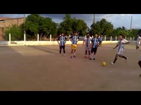 Damarcio perdendo pênalti no Jogo da Galera da Avenida (Várzea do Poço)