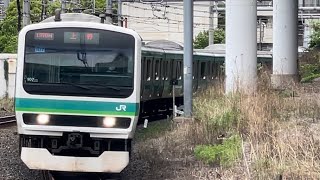 E231系0番台ﾏﾄ107編成（前照灯LED）＋ﾏﾄ130編成が常磐線快速上野行きとして日暮里駅3番線に到着停車するシーン（1370H）2024.5.12.13:46