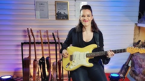 Erja Lyytinen Guitar Tutorials - Black Ocean clip (the main riff)