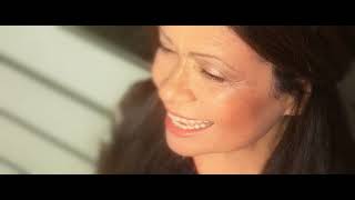 E o amor de Deus   Viviane CLIPE OFICIAL
