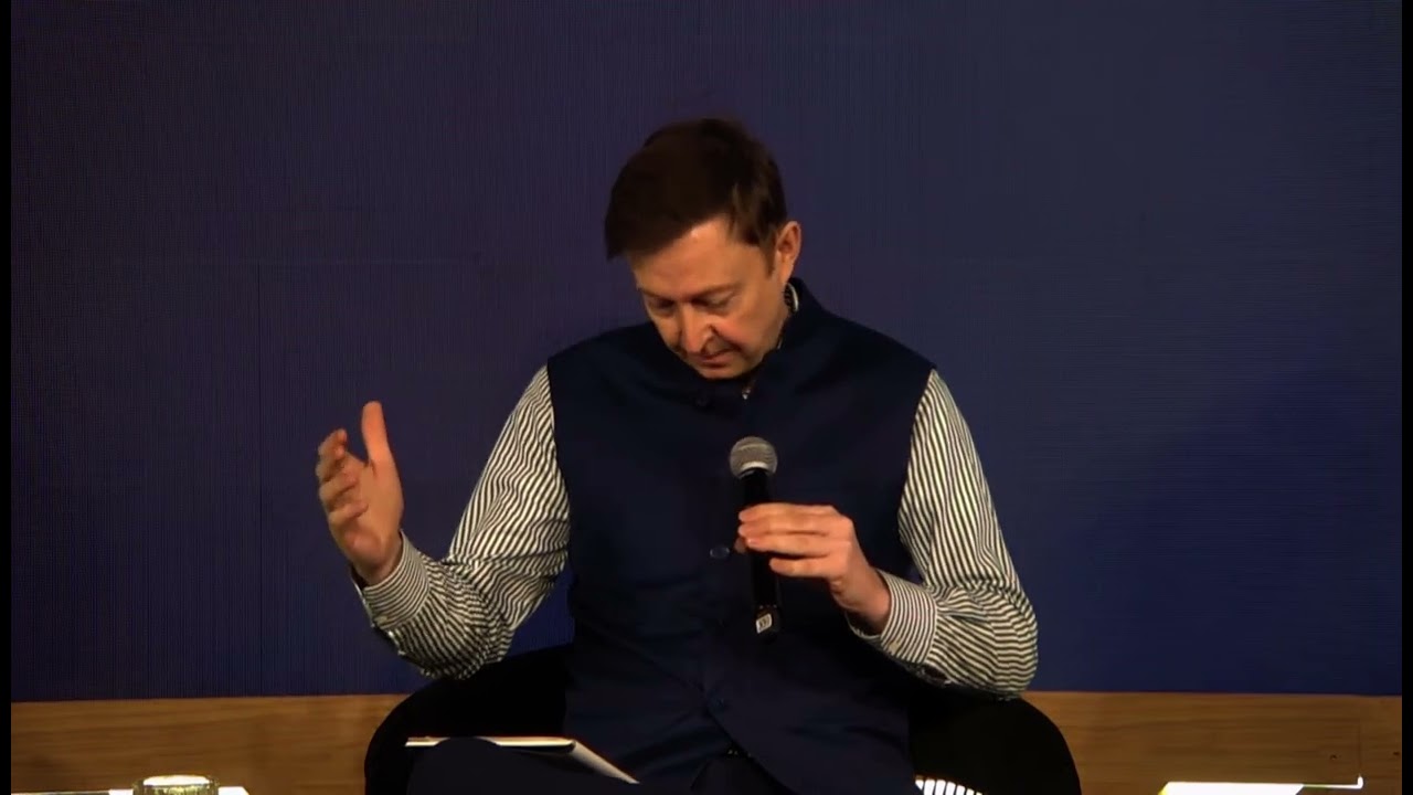 David White speaks at Allianz Seguros’ House of Insurance panel at COP 30