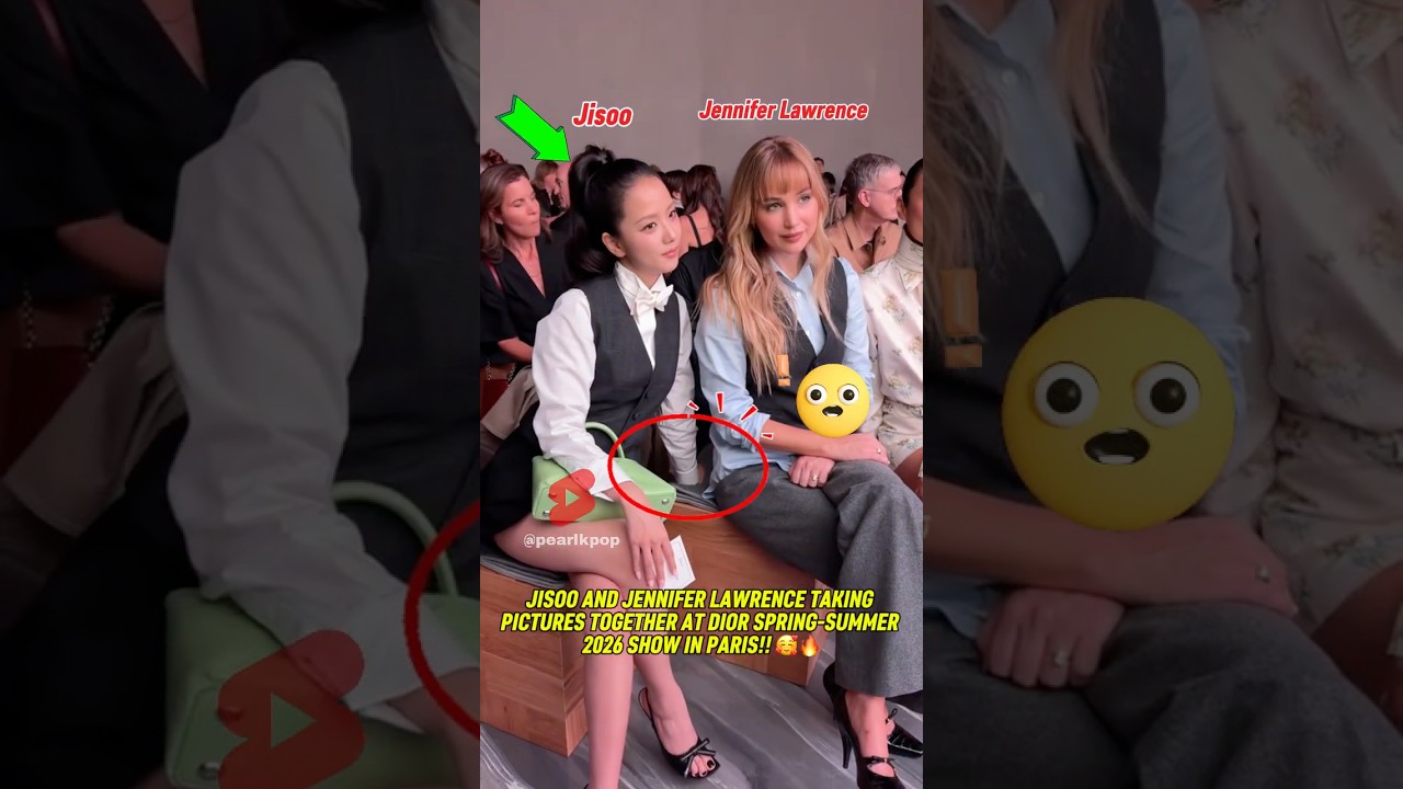 Jisoo with Jennifer Lawrence at the Paris Fashion Week 😱🔥