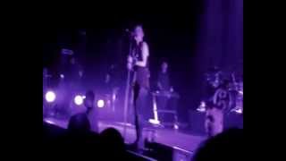 Garbage à l'Olympia, le 16/05/2012. "The trick is to keep breathing"