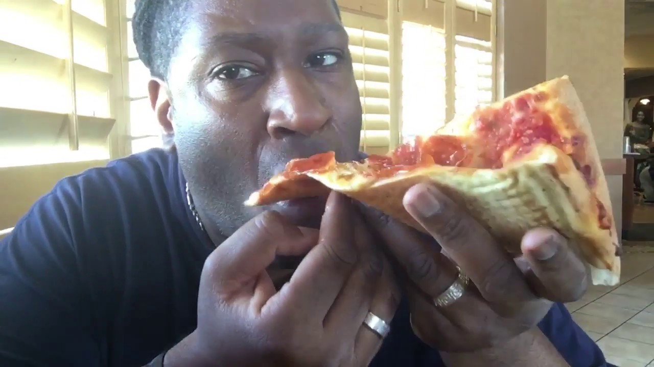 Wegmans Super Cheesey pepperoni pizza Eating Show🍕🍕🍕🍕 beautycon