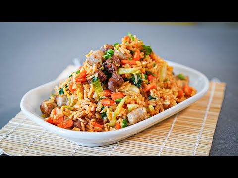 Vidéo: Comment manger du Nasi Goreng, le riz frit d'Indonésie