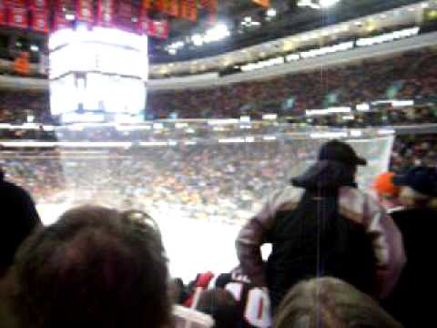 crosby sucks chant at flyers game youtube flyers sucm