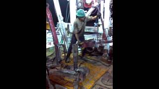 Tripping in, kelly double, oil rig
