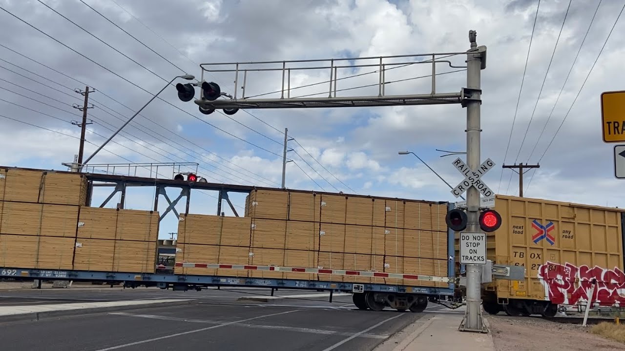 UP 1047 Chandler Local, Broadway Rd. Railroad Crossing Mesa, AZ