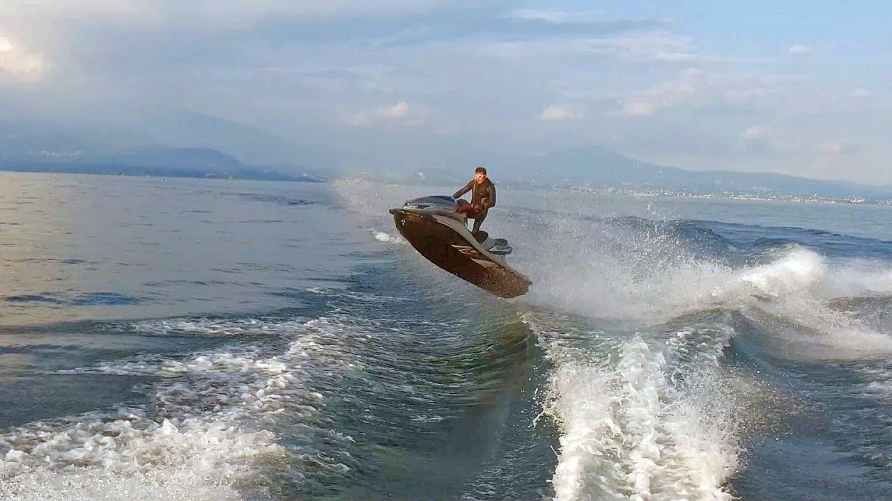 600hp Speedboat vs Jetski 1080p *Topspeed 100km/h* YouTube