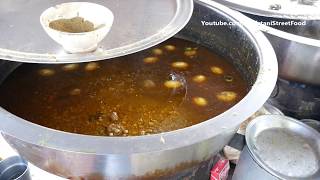 Lahore Railway Station Famous Channa Cholay And Paya | Pakistani Street Food