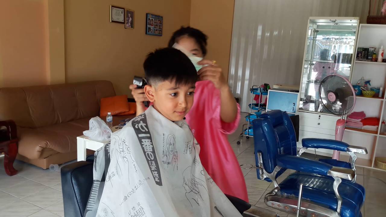 Raphael 40 Baht(about 1 EURO) haircut in Thailand