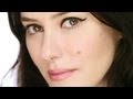 Lisa Eldridge - Signature 'Kitten Flick' eyeliner Tutorial