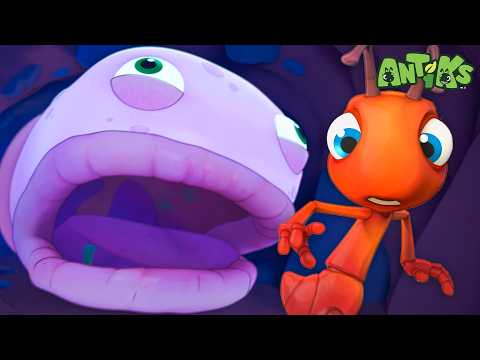 He's Right Behind Me, Isn't He? 🐜 Antiks Storytime!