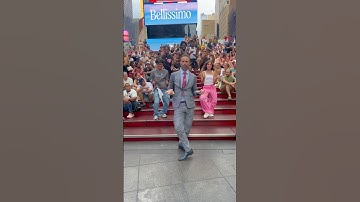 I can’t believe they joined in 😭 #dance #trend ​#nyc #timessquare