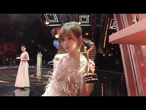 【4K·領獎】王心凌榮獲《微博年度實力歌手獎》！| 2023 2022微博之夜