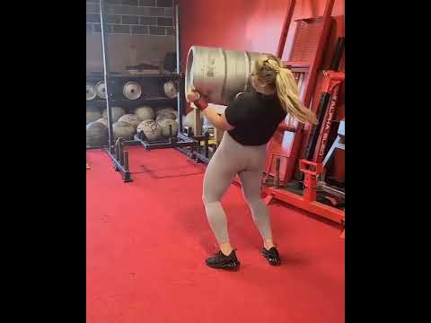 Brittany Diamond Strength Training | Simply Bodybuilding - YouTube