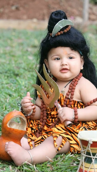महादेव भगवान का शानदार छोटे छोटे नन्हे बच्चों की भक्ति महादेव की भक्ति में लीन हो रही है बच्चे छोटे