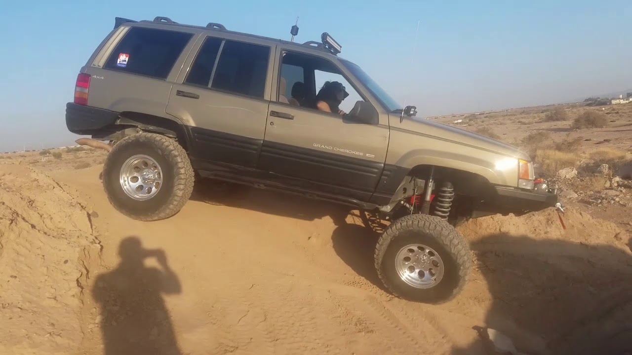 Jeep grand cherokee flexing again YouTube