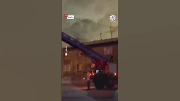 انهيار مبنى ومساحات واسعة طالها الضرر مشاهد من حريق هائل بأحد المباني في موسكو 