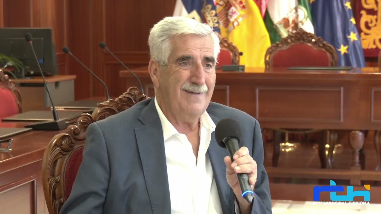 El alcalde de Chipiona, Luis Mario Aparcero, hace balance del verano
