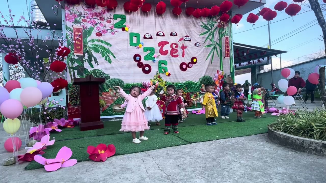 Múa: Xúc xắc xúc xẻ- lớp 24-36 tháng trung tâm 