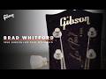 Brad Whitford shows Mark Agnesi his 1959 Gibson Les Paul Standard