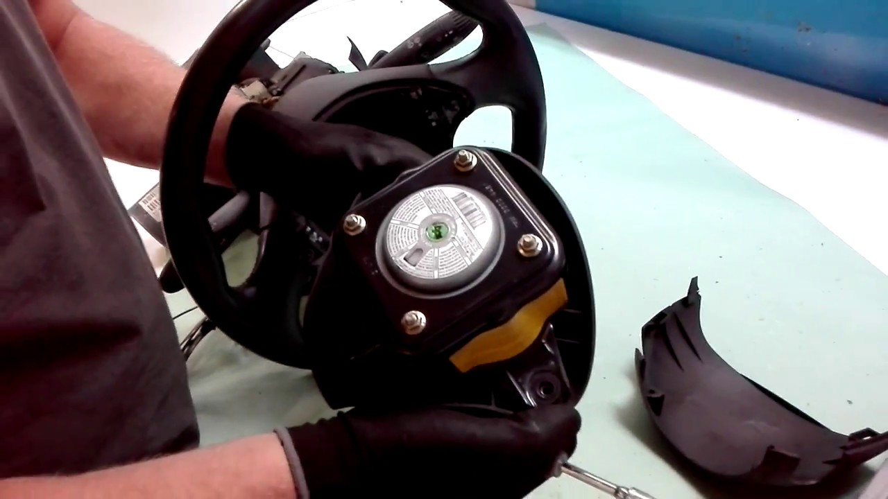 Come rimuovere l'airbag del volante di una Fiat Punto 188 ...