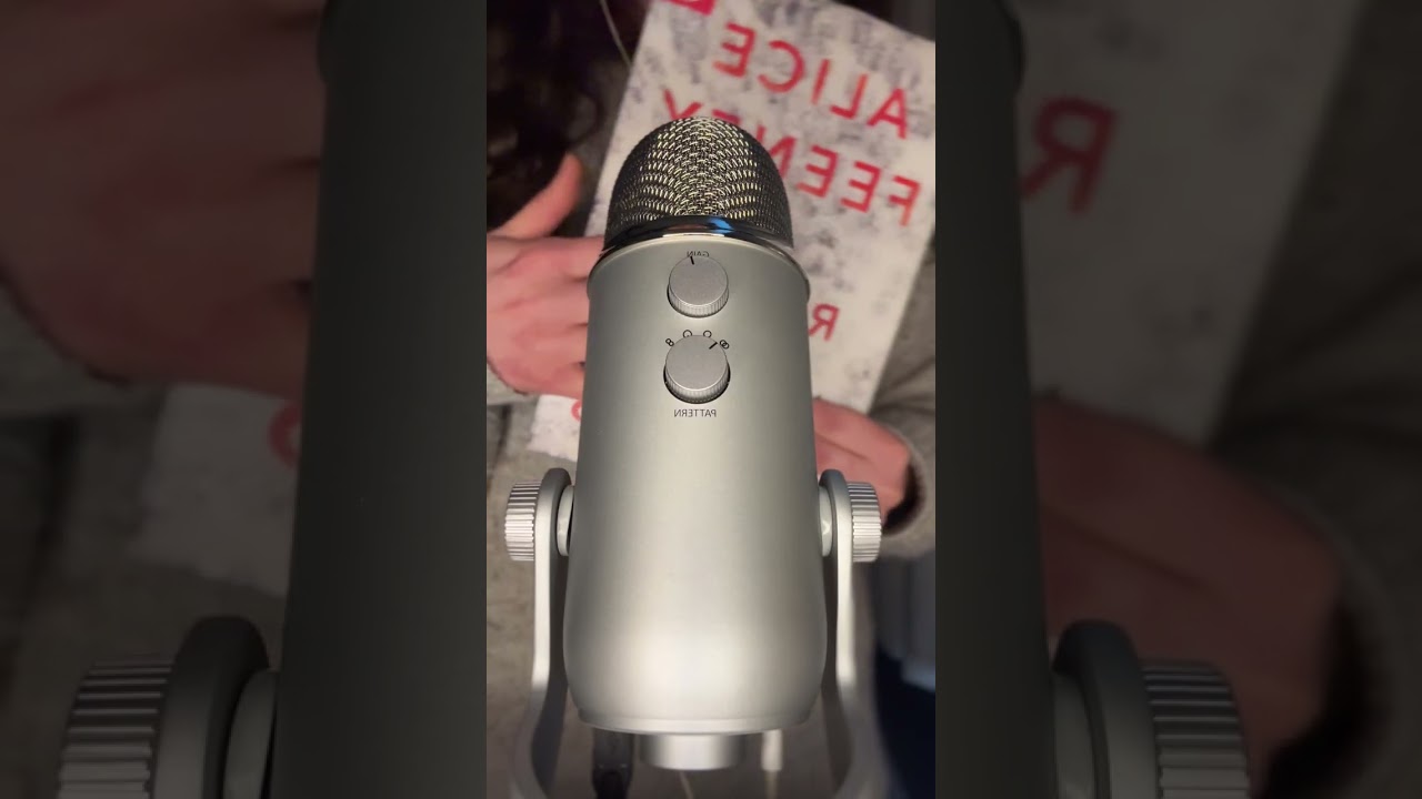 ASMR | Winter Reading Whispering and Tapping