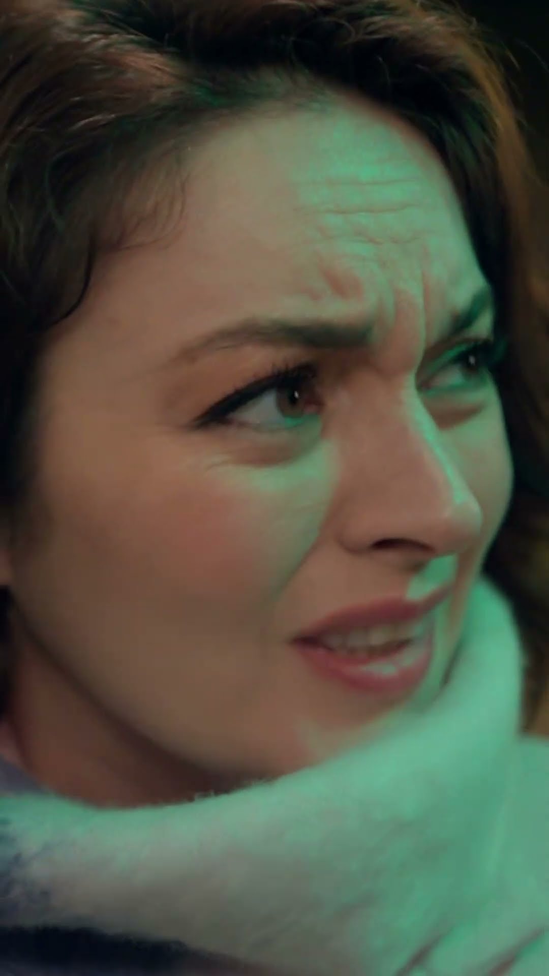 Kalbinin sesi mi yoksa aklının sesini mi dinlersin? #başkabirgün