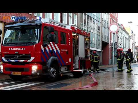 Dakbrand in pand Groninger binnenstad - RTV Noord