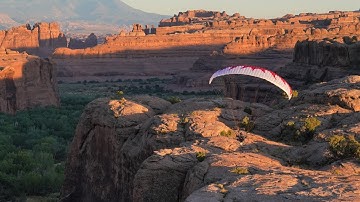 EXTREME Paramotor Adventure in Moab, Utah!! Canyon Carving, Foot-Dragging, And Beautiful Scenery!