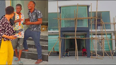 Down to Earth!See Actress Lizzy Anjorin Playing With Her Worker at Her 1 Billion Naira Shopping Mall