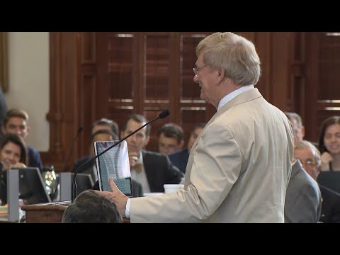 'I apologize' | Watch Rusty Hardin accidentally rest prosecution's case too early