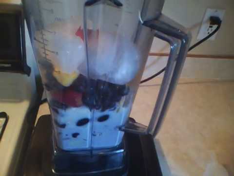 how-to-make-a-smoothie-in-the-vitamix