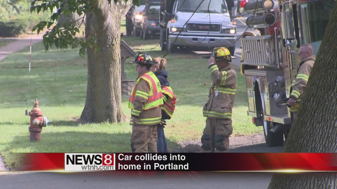 Car crashes into Portland home - YouTube
