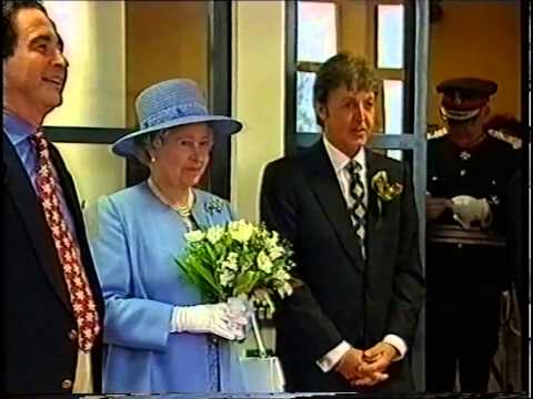 Video: Hvad Skal Du Gøre For At Arbejde Med Dronning Elizabeth?